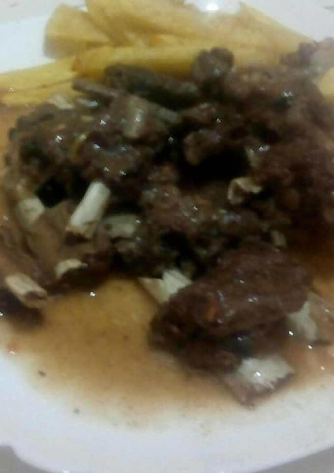 Una foto de Costilla de venao en caldereta