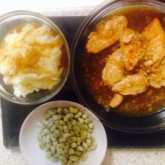 A picture of Slow Cooked Garlic Chicken in a White Wine Sauce.