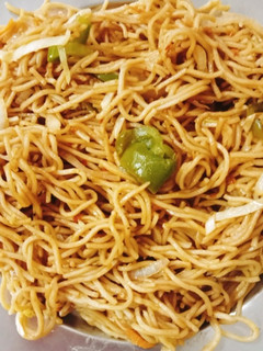नूडल्स (Noodles recipe in hindi) रेसिपी मुख्य फोटो