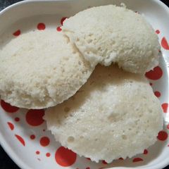 A picture of Barnyard millet idli/ udalu idli.