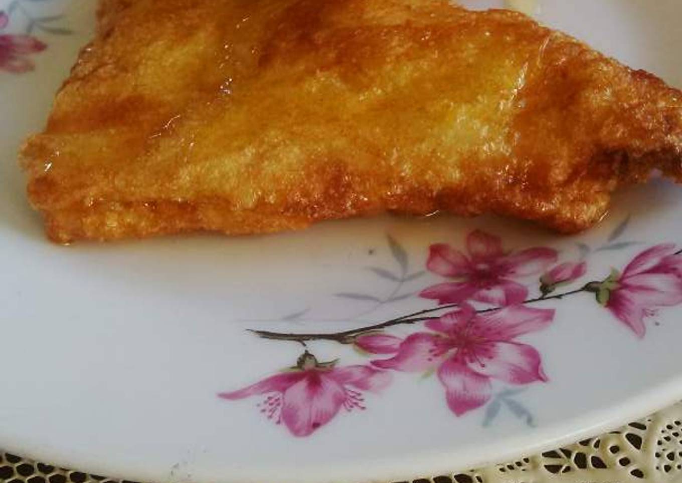 Samosa pisang keju saus madu