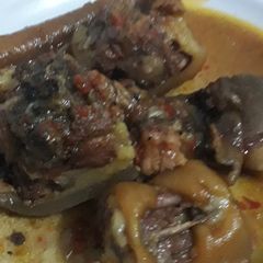 A picture of Cow tail pepper soup.