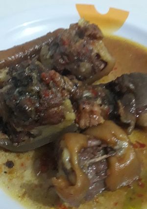 A picture of Cow tail pepper soup.