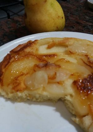 Una foto de Postre con peras