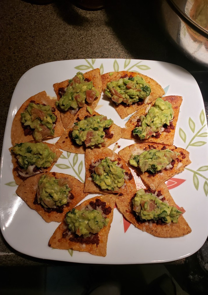 Una foto de ChoriQuesoGuacamole Nachos.