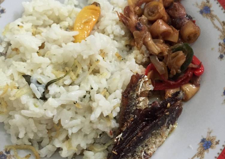 Resep Nasi Liwet (rice cooker) yang Sempurna