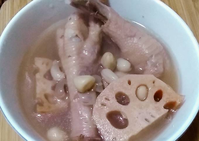 Steps to Prepare Perfect Chicken feet peanut&amp; lotus root soup
