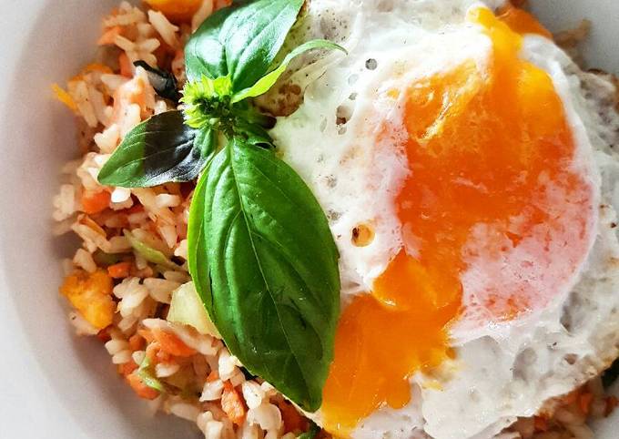 Nasi Goreng Salmon Basil