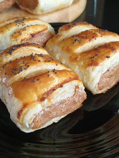 A picture of Mini sausage rolls.