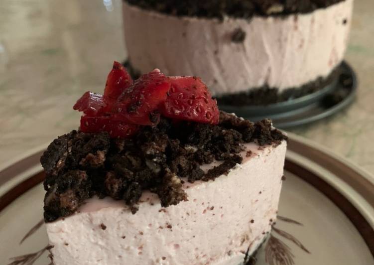Resep Strawberry Oreo Cheesecake Anti Gagal