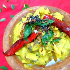 A picture of Jackfruit Seed and RawMango gravy.