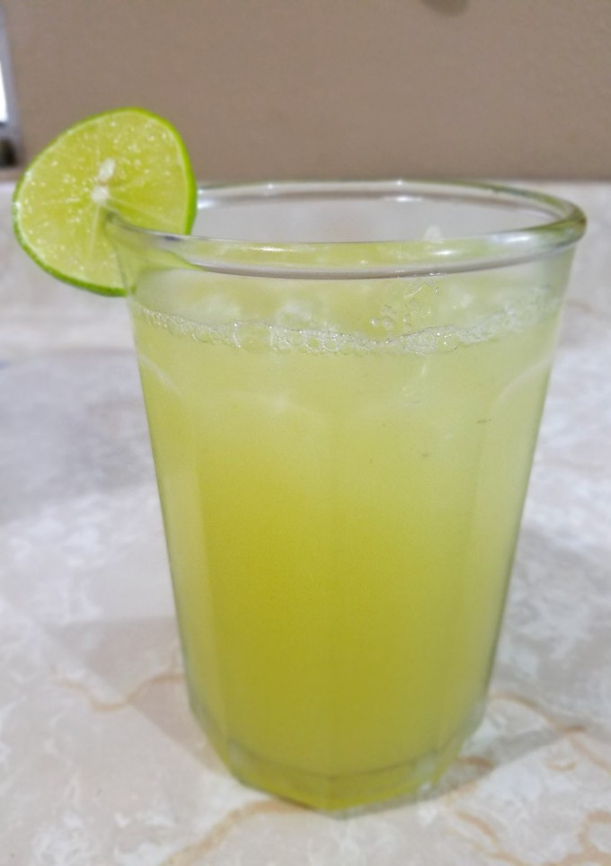 Una foto de Limonada🍋de pepino🥒