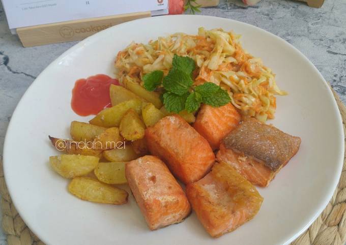 Pan Seared Salmon with Sesame Simple Salad