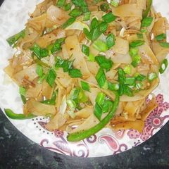 A picture of Spicy fettuccine pasta.