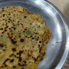 A picture of Wheat and Spinach paratha.