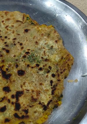 A picture of Wheat and Spinach paratha.