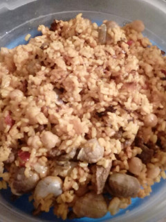 Una foto de Arroz rápido con ternera y caracoles
