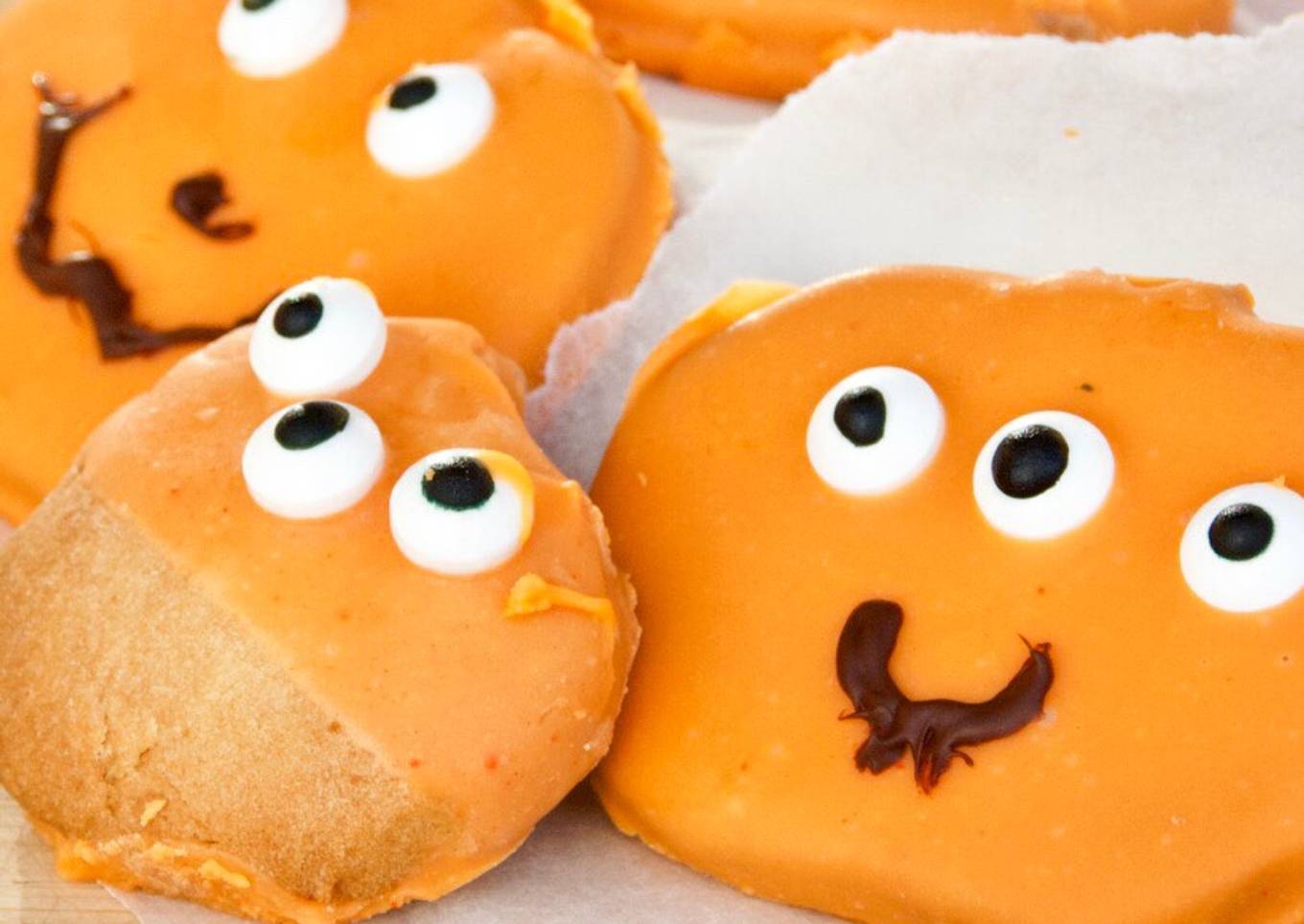 Biscuits enrobés de chocolat blanc