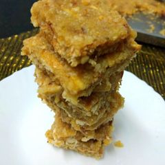 A picture of Coconut biscuit burfi.