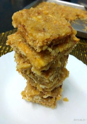 A picture of Coconut biscuit burfi.