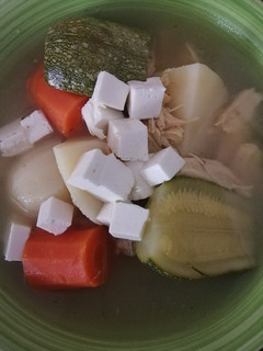 Una foto de Caldo de pollo