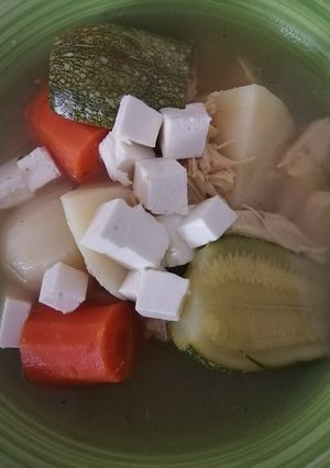 Una foto de Caldo de pollo