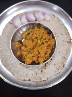 झुणका (zhunka recipe in marathi) रेसिपी चे मुख्य फोटो