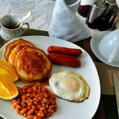 A picture of Queen's 👑 breakfast.