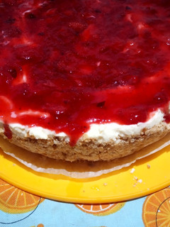 Una foto de Cheesecake de frutilla sin horno