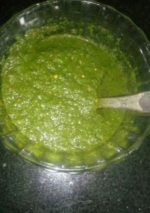 A picture of Tomato coriander chutney.