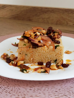 Una foto de Ensalada de cuscús y garbanzos receta rápida