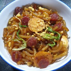 A picture of Crystal fried noodles.