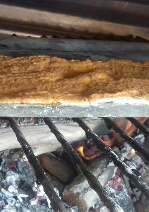 Una foto de Pizza de sardina ala parrilla