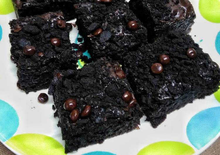 Resep: Crumble oreo shiny crust brownies Ekonomis