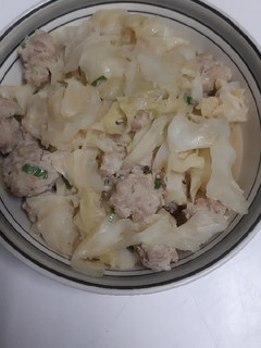 高麗菜燉肉丸子 的食譜成品照片