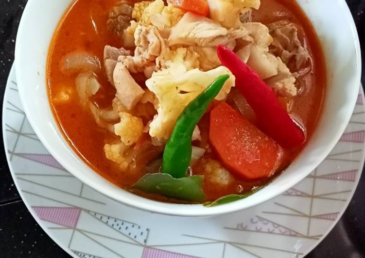 Langkah Langkah Memasak Tom yum ayam kegemaran my ma yang Sedap