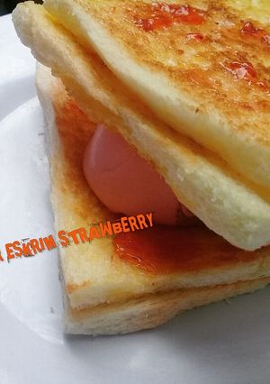 Foto resep Roti Bakar Eskrim Strawberry #pr_rotiditawar