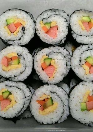 Hình của món Cơm cuộn (Kimbap).