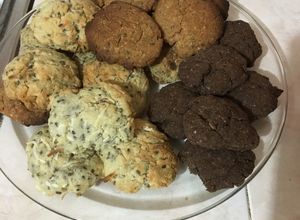 Una foto de Galletas veganas de arroz (sabor chocolate, canela, jengibre y coco)