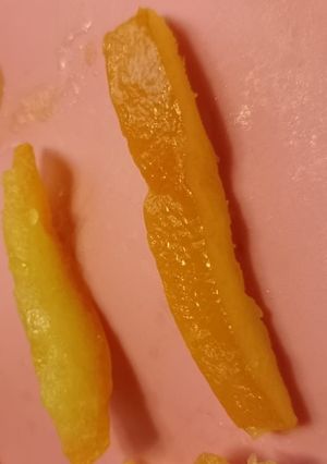 Una foto de Cáscaras de Naranjas confitadas