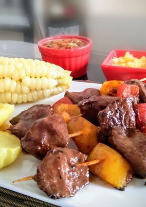 Una foto de Anticuchos en brochetas estilo Oriental 👍🇵🇪