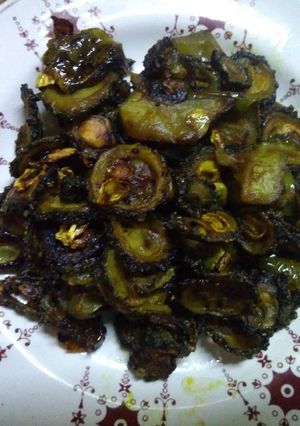 A picture of Karela baingan fry.