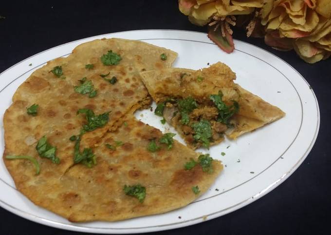 Qeema Methi Paratha (Lamb Mince Fenugreek Leaves Paratha)