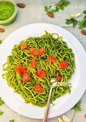 A picture of Parsley Pesto Spaghetti.