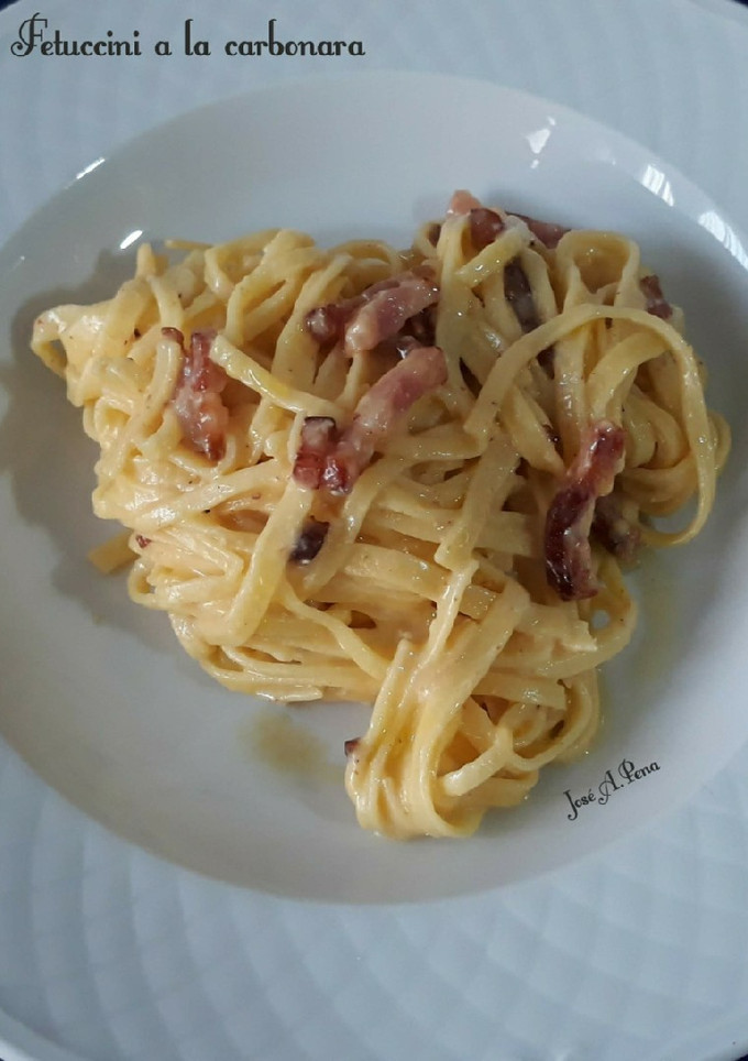 Una foto de Fetuccini a la carbonara