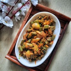 Lehsuni bhindi do pyaza A picture of Lehsuni bhindi do pyaza.