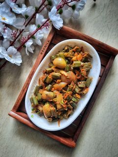 A picture of Lehsuni bhindi do pyaza.