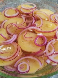 🧡Klasszikus ecetes - hagymás burgonyasaláta🧡 recept fotója