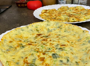 Фото Лінивий хачапурі з адигейським сиром та зеленою цибулею😋.