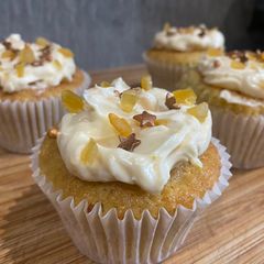 Gilded Christmas Orange Cupcakes A picture of Gilded Christmas Orange Cupcakes.